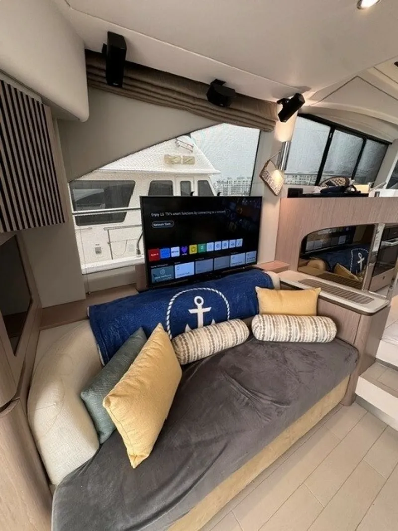 Slide: The Image of Azimut 50FLY 2023 - 7142524