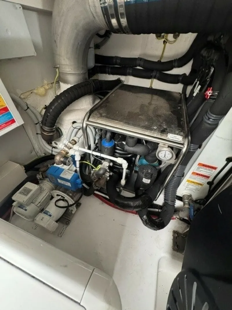 Slide: The Image of Azimut 50FLY 2023 - 7142559
