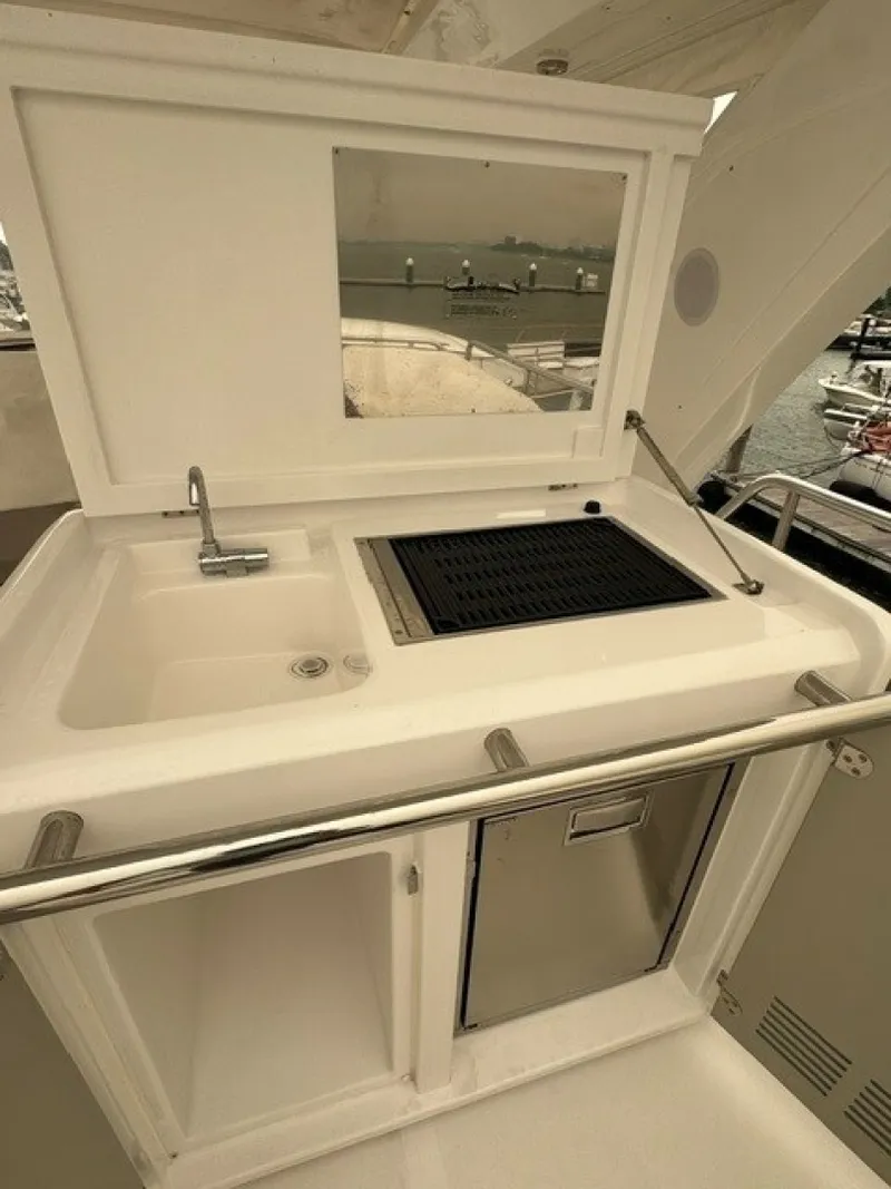 Slide: The Image of Azimut 50FLY 2023 - 7142550