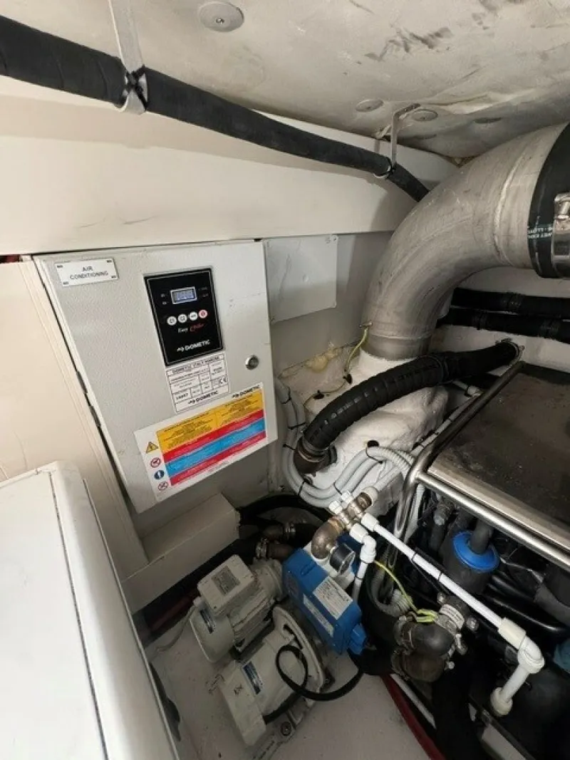 Slide: The Image of Azimut 50FLY 2023 - 7142560