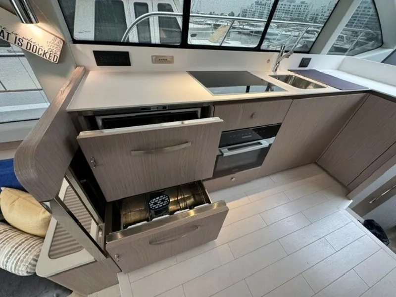 Slide: The Image of Azimut 50FLY 2023 - 7142526