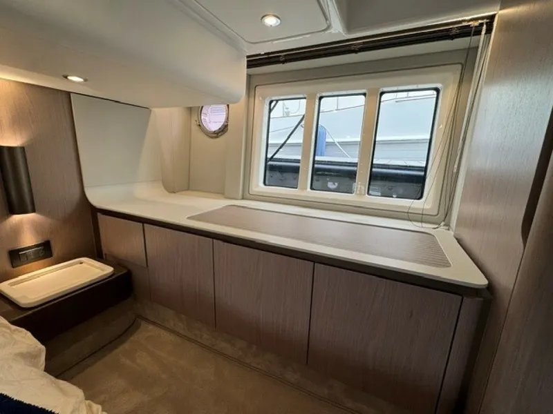 Slide: The Image of Azimut 50FLY 2023 - 7142535