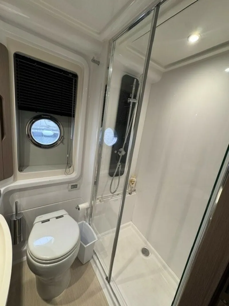 Slide: The Image of Azimut 50FLY 2023 - 7142538