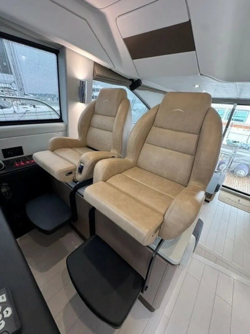 Slide: The Image of Azimut 50FLY 2023 - 7142528