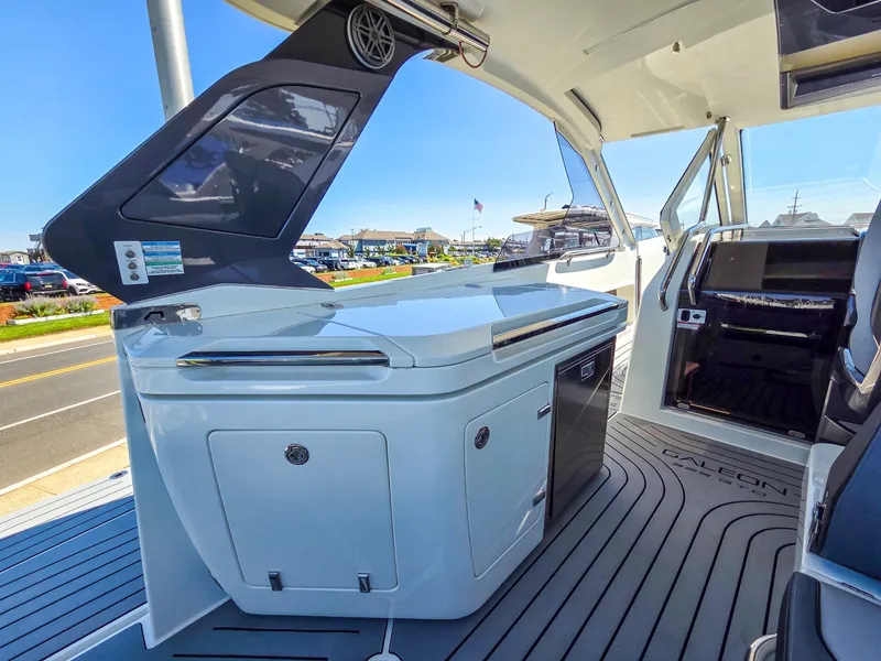 Slide: The Image of Galeon 325 GTO 2022 - 7142632