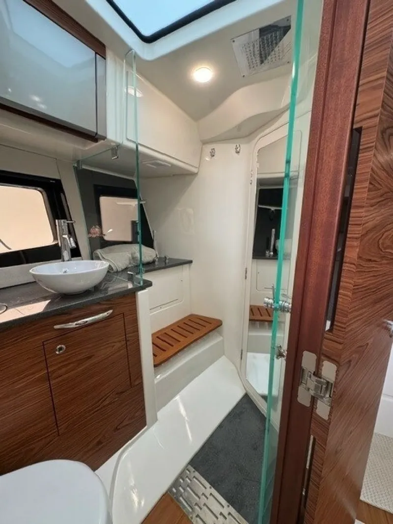 Slide: The Image of Boston Whaler 405 Conques 2021 - 7142724
