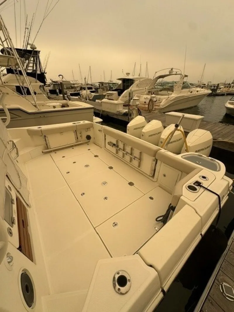 Slide: The Image of Boston Whaler 405 Conques 2021 - 7142704
