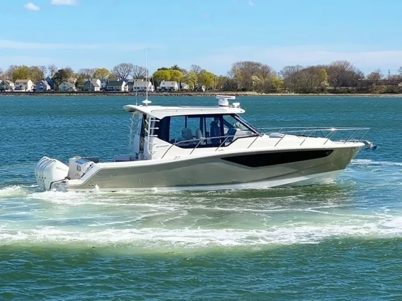 Slide: The Image of Boston Whaler 405 Conques 2021 - 7142699