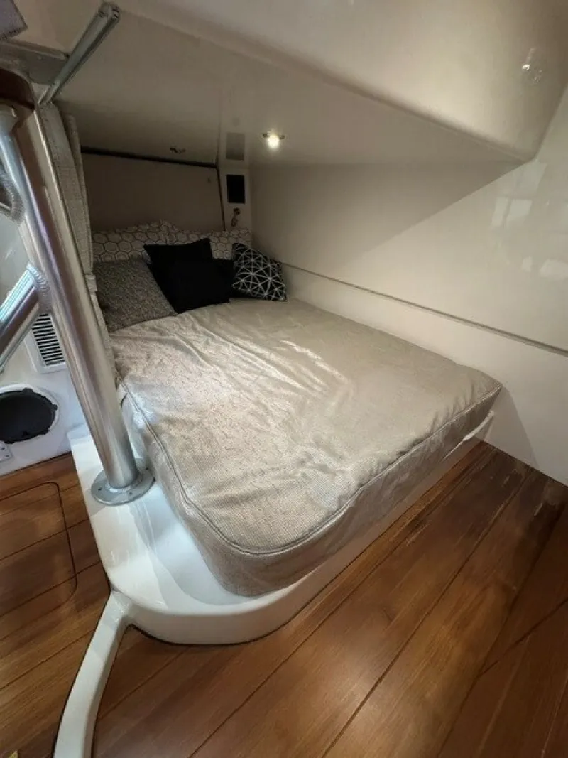 Slide: The Image of Boston Whaler 405 Conques 2021 - 7142725