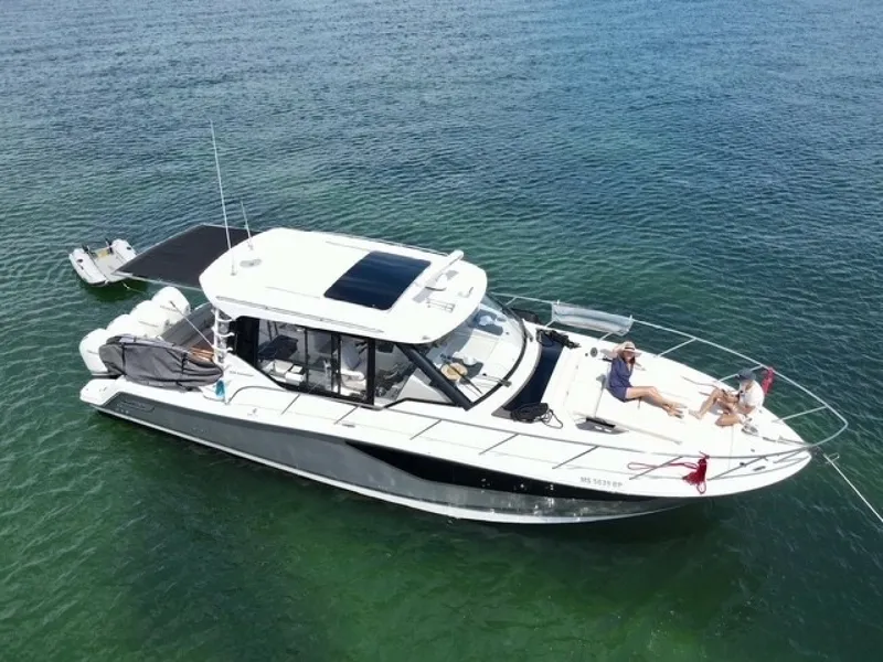 Slide: The Image of Boston Whaler 405 Conques 2021 - 7142703