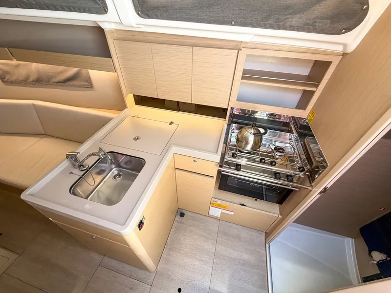 Slide: The Image of Beneteau 34.1 2024 - 7215678