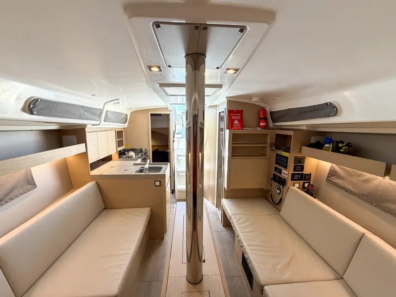 Slide: The Image of Beneteau 34.1 2024 - 7215645