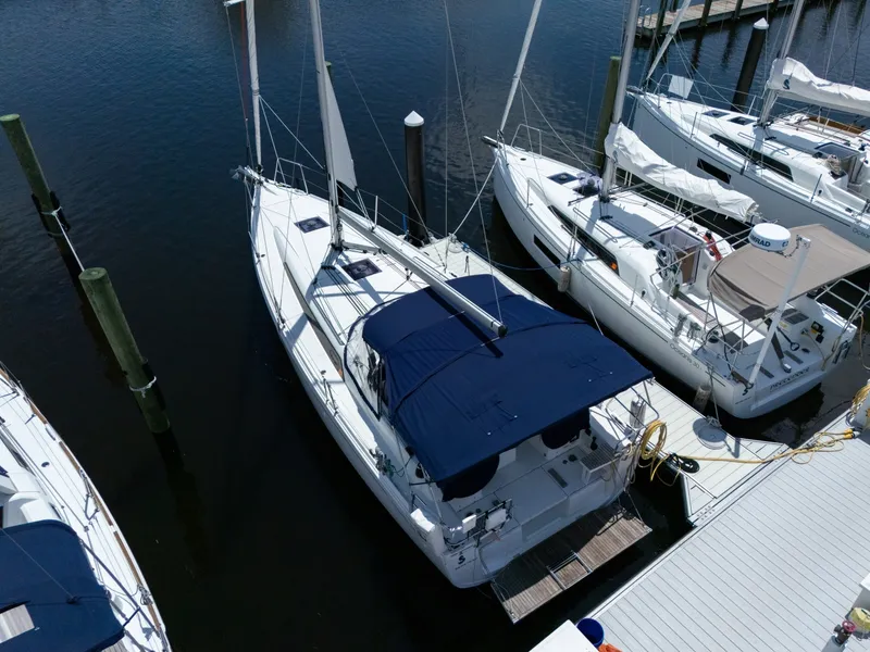 Slide: The Image of Beneteau 34.1 2024 - 7215690