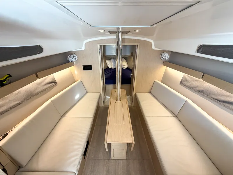 Slide: The Image of Beneteau 34.1 2024 - 7215667