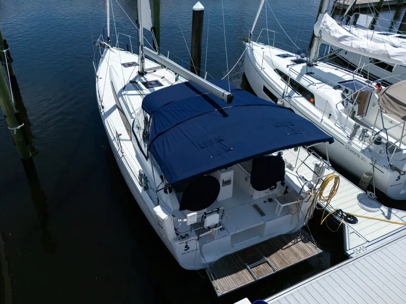 Slide: The Image of Beneteau 34.1 2024 - 7215692