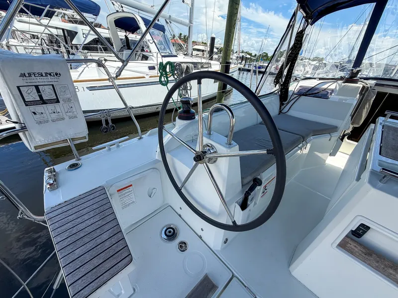 Slide: The Image of Beneteau 34.1 2024 - 7215620