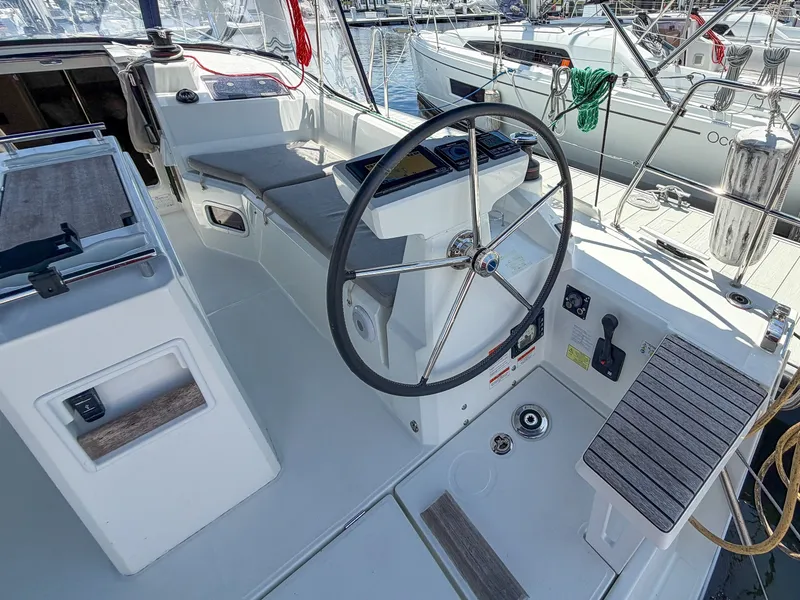 Slide: The Image of Beneteau 34.1 2024 - 7215637