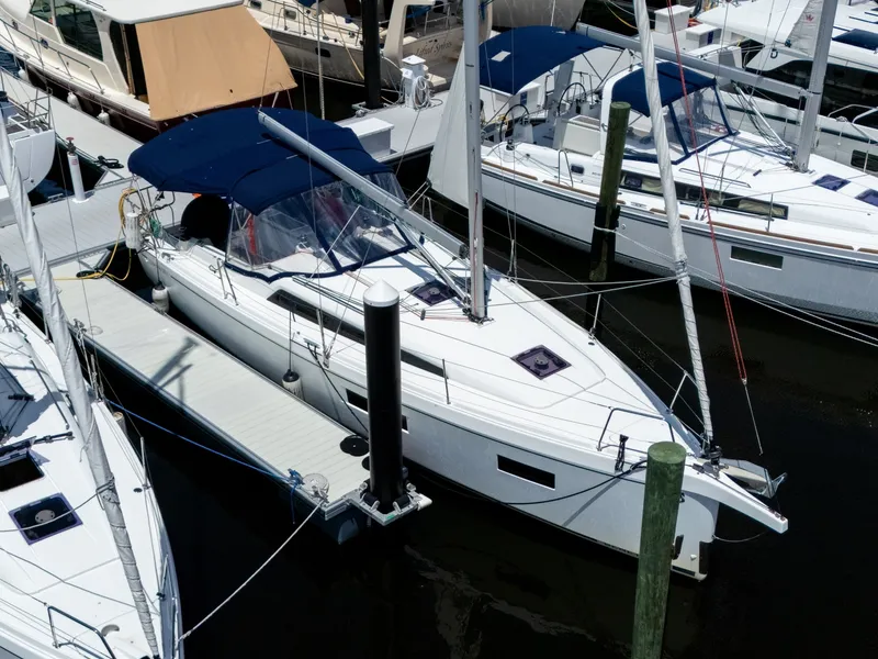 Slide: The Image of Beneteau 34.1 2024 - 7215691