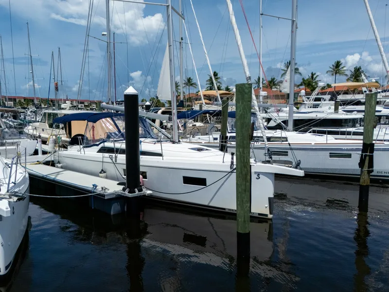 Slide: The Image of Beneteau 34.1 2024 - 7215701