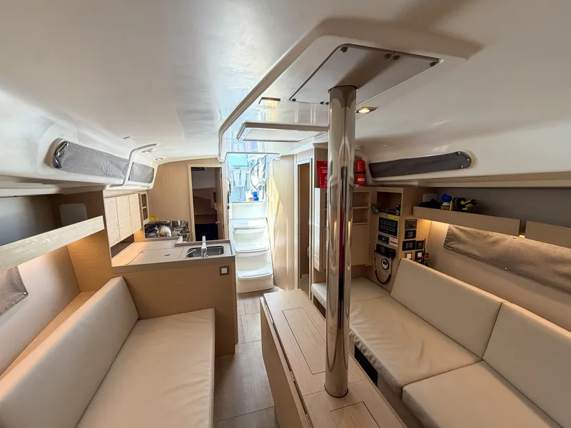 Slide: The Image of Beneteau 34.1 2024 - 7215646