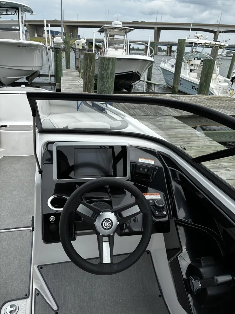Slide: The Image of Yamaha 25 2023 - 7217850