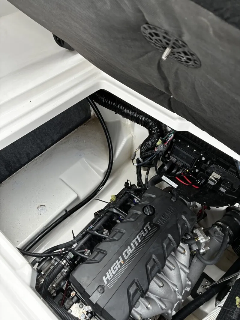 Slide: The Image of Yamaha 25 2023 - 7217858