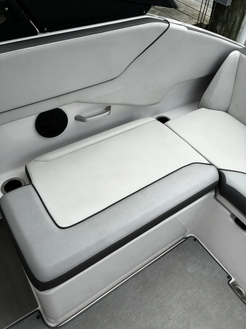 Slide: The Image of Yamaha 25 2023 - 7217860