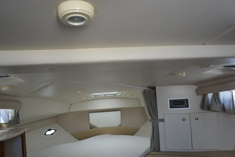 Slide: The Image of Bayliner 305 2004 - 7155390