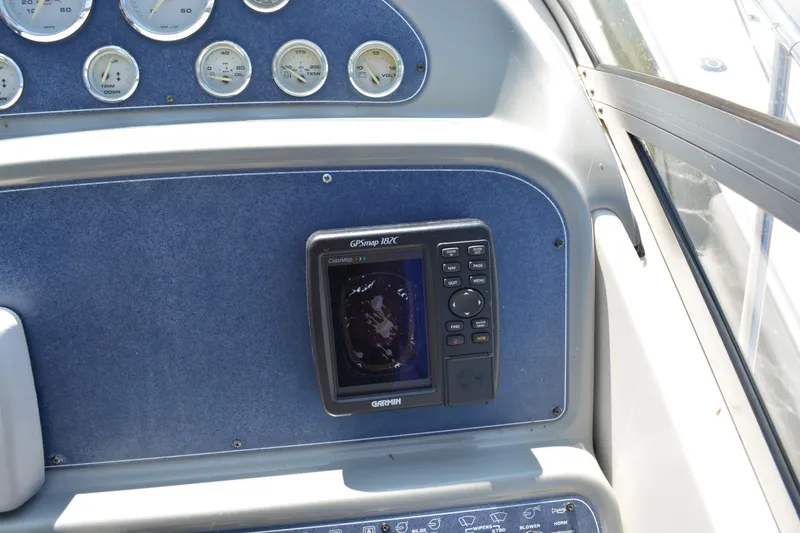 Slide: The Image of Bayliner 305 2004 - 7155376