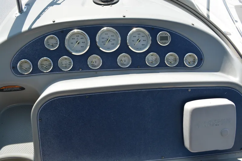 Slide: The Image of Bayliner 305 2004 - 7155375