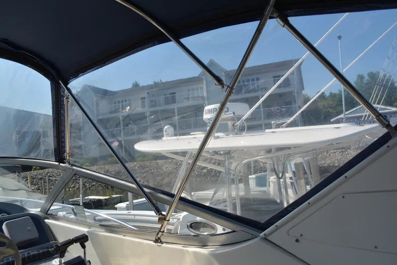 Slide: The Image of Bayliner 305 2004 - 7155396