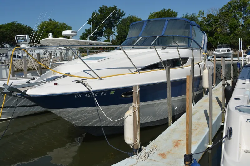 The Image of Bayliner 305 2004 - 7155363