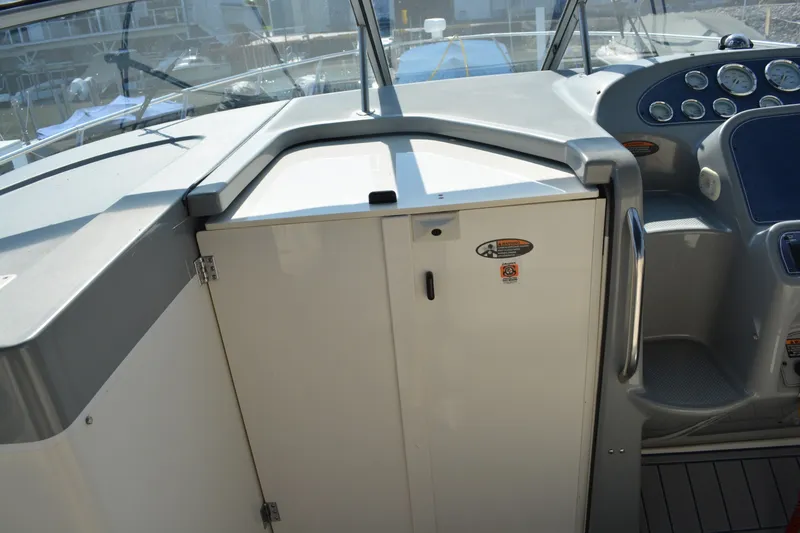 Slide: The Image of Bayliner 305 2004 - 7155377