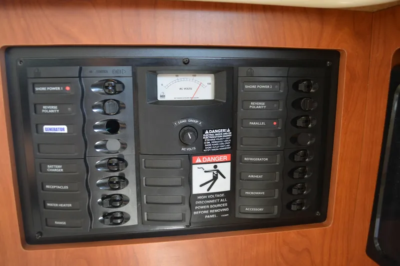 Slide: The Image of Bayliner 305 2004 - 7155382