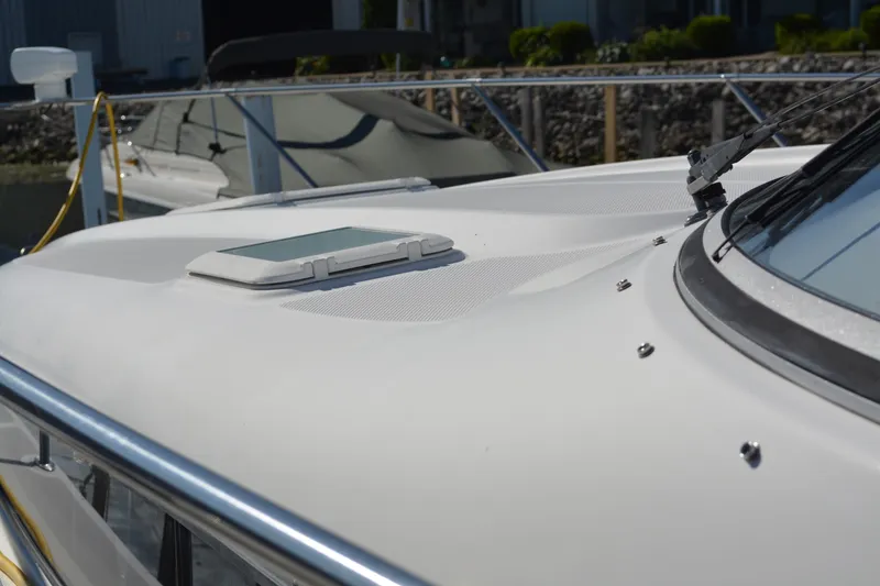 Slide: The Image of Bayliner 305 2004 - 7155367