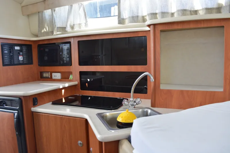 Slide: The Image of Bayliner 305 2004 - 7155380