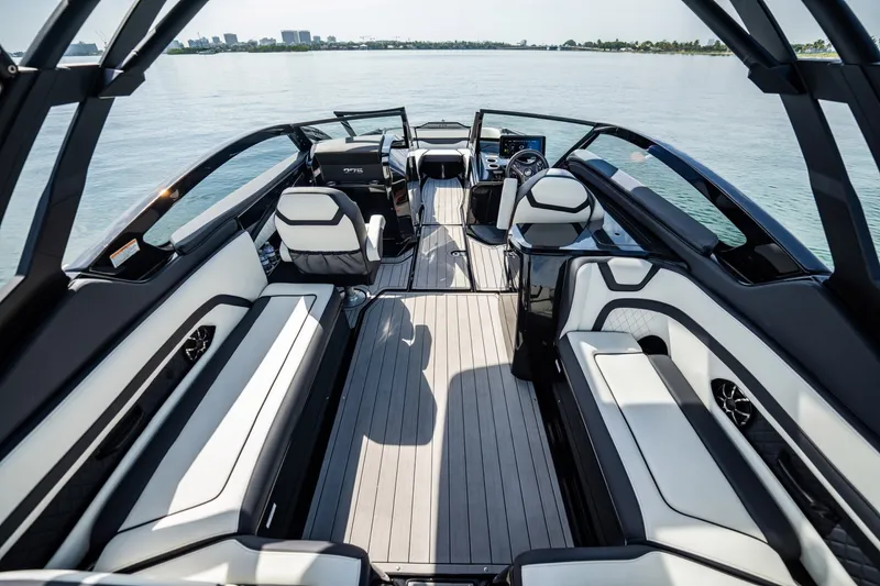 Slide: The Image of Yamaha 275SD 2025 - 7145333