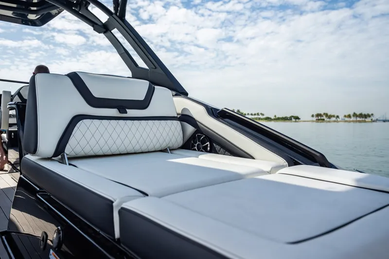 Slide: The Image of Yamaha 275SD 2025 - 7145335