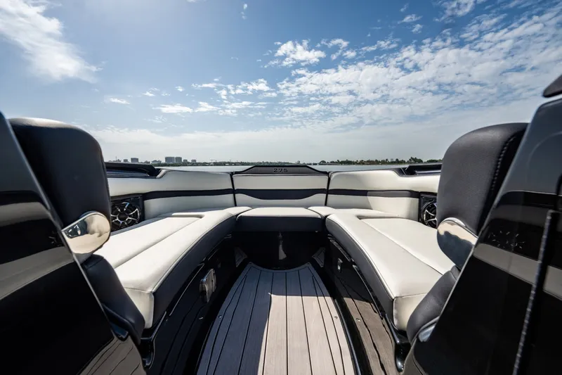 Slide: The Image of Yamaha 275SD 2025 - 7145331