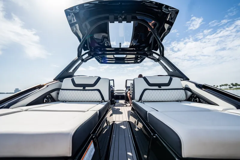 Slide: The Image of Yamaha 275SD 2025 - 7145343