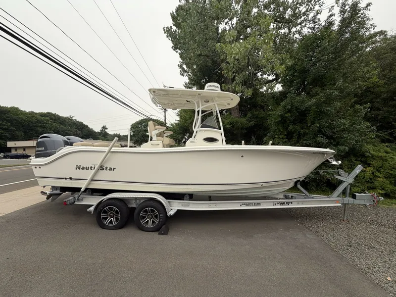 The Image of NauticStar 2602 Legacy 2018 - 7145649