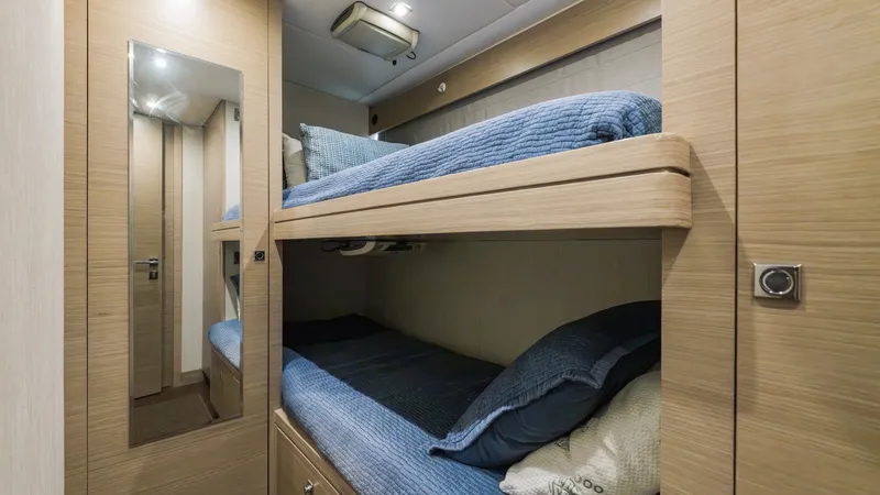 Slide: The Image of Crew Cabin - 7146152