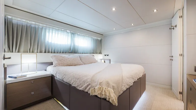 Slide: The Image of Starboard VIP Looking Aft - 7146011