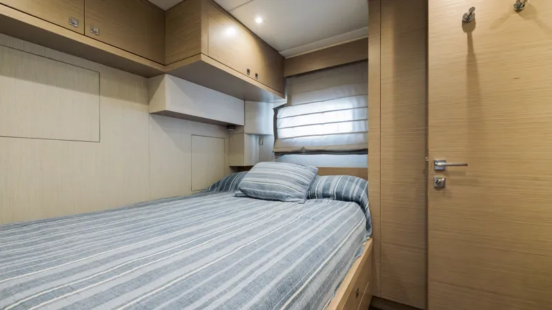 Slide: The Image of Captains Cabin - 7146133