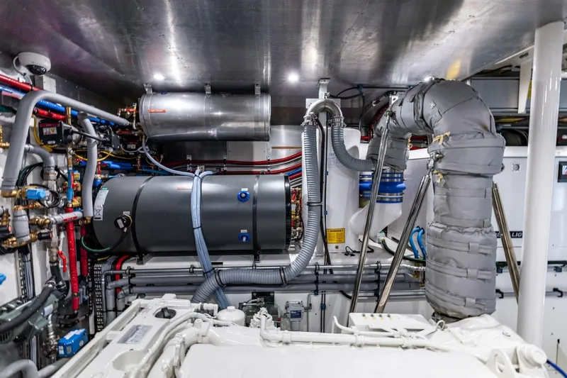 Slide: The Image of Steeler 72 TWO BUBBLES - Engine Room 2024 Steeler 72
TWO BUBBLES - 8145725
