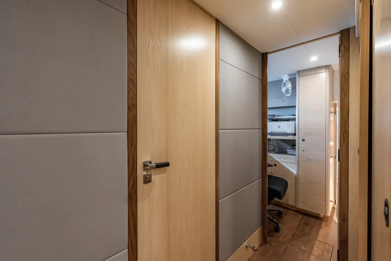 Slide: The Image of Steeler 72 TWO BUBBLES - Interior 2024 Steeler 72
TWO BUBBLES - 8145694
