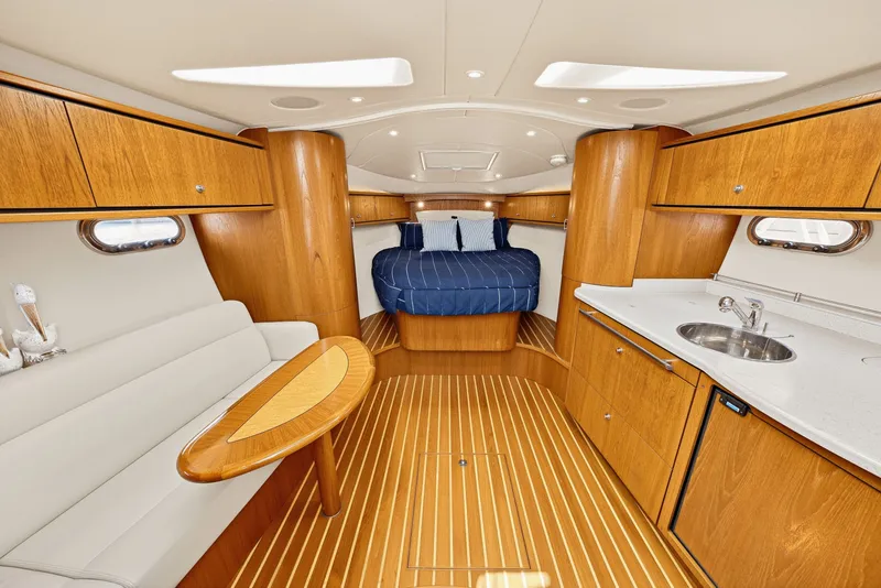 Slide: The Image of Tiara 3500 Sivran LE 2011 - 7147111