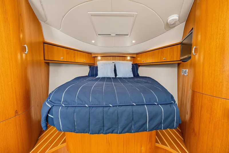 Slide: The Image of Tiara 3500 Sivran LE 2011 - 7147117