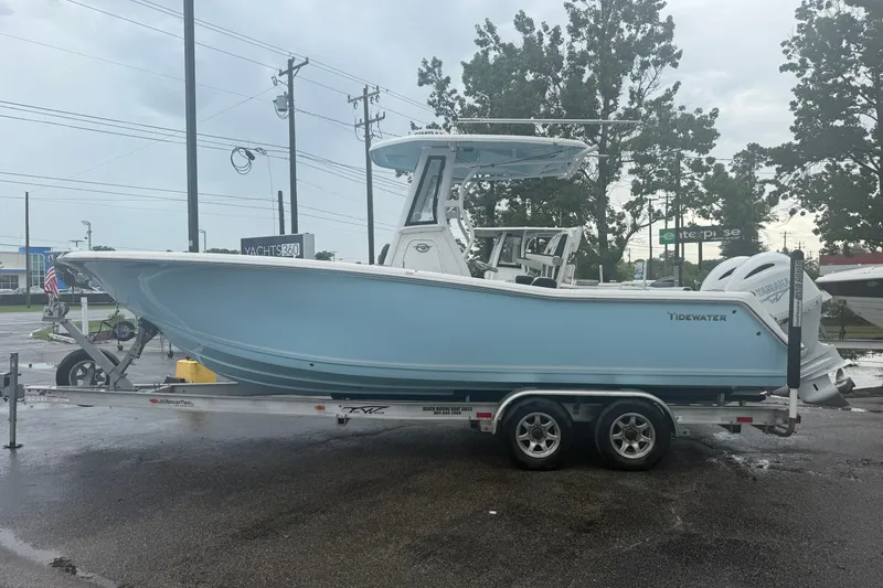 Slide: The Image of Tidewater 256 CC Adventure 2021 - 7231175