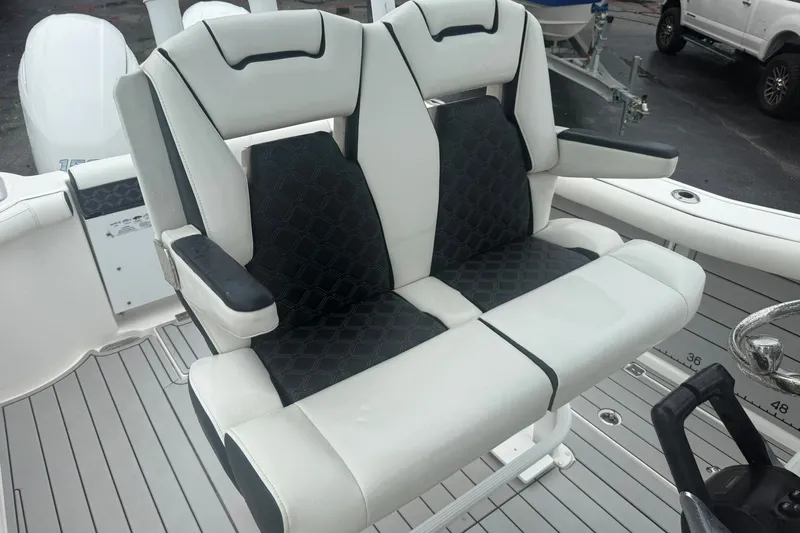 Slide: The Image of Tidewater 256 CC Adventure 2021 - 7231213